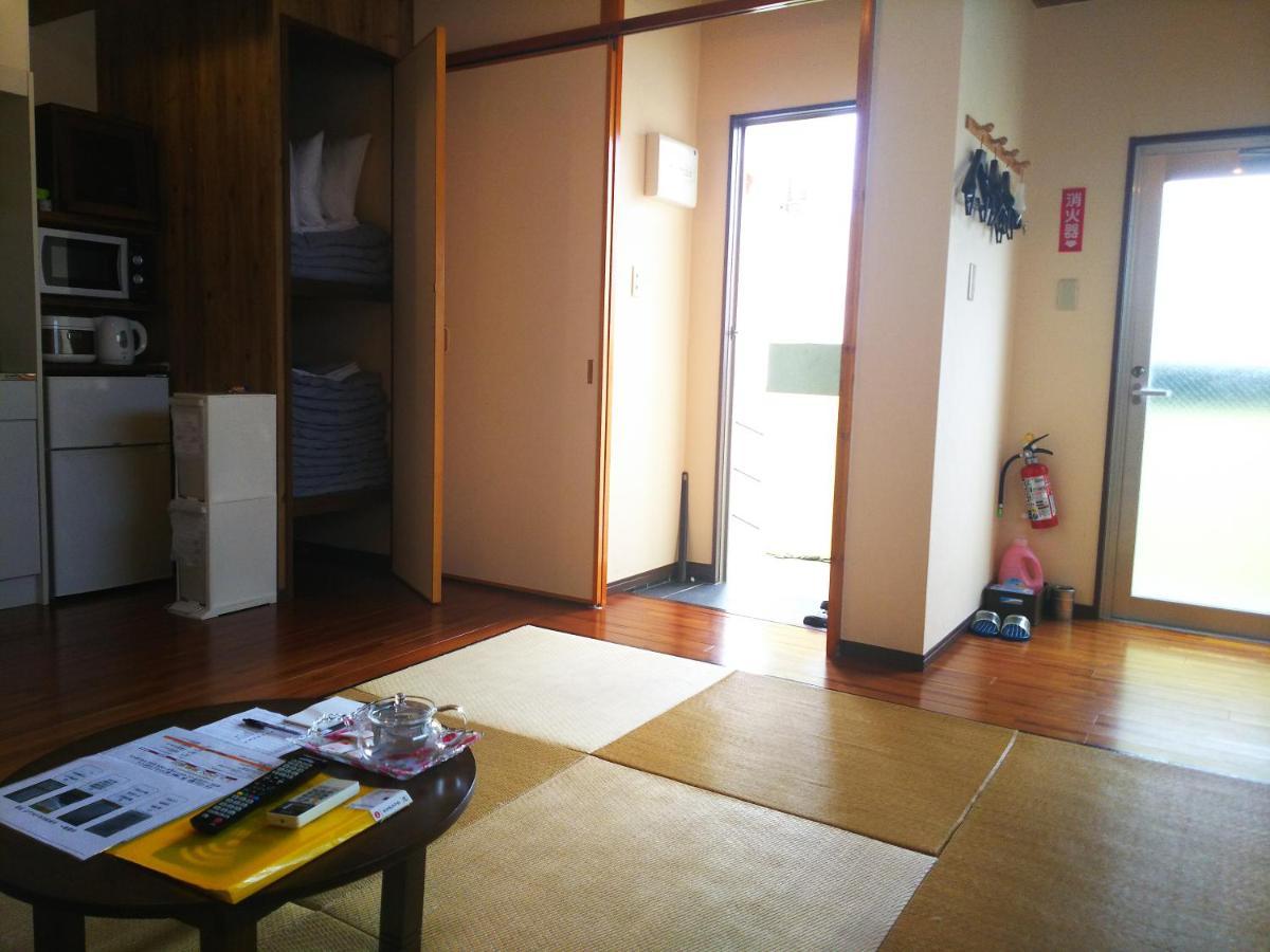 Urban Condominium Wafutei Наха Екстериор снимка